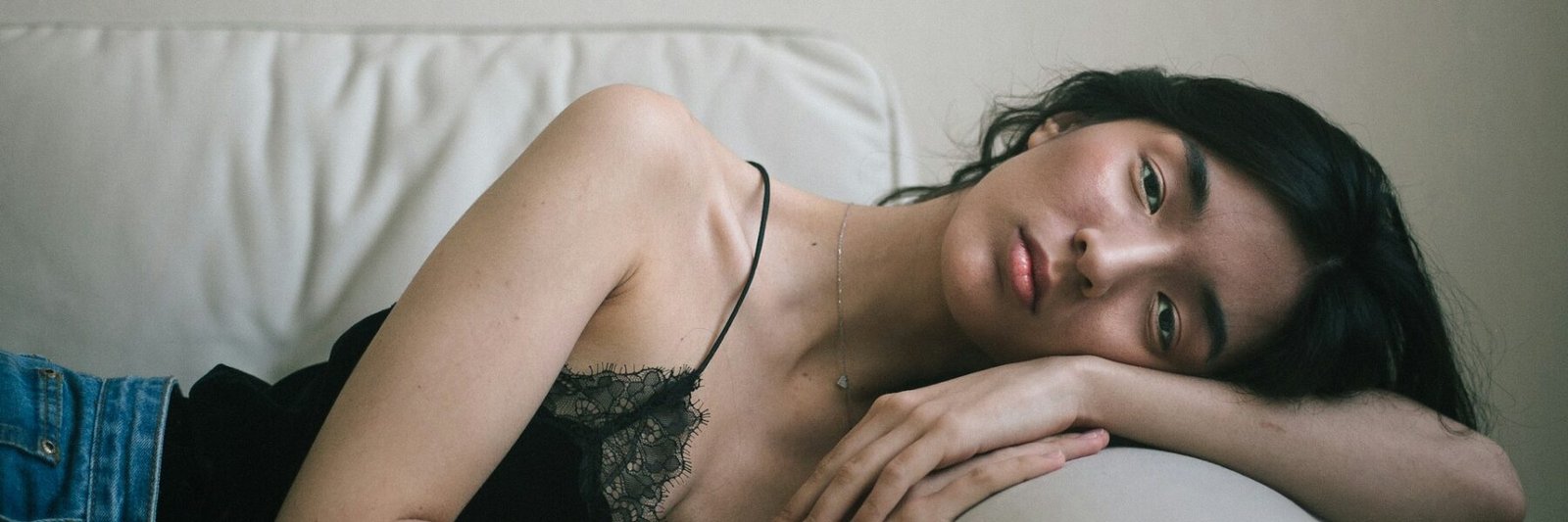 Como a alimentação influencia a qualidade do sono em mulheres que trabalham com o corpo